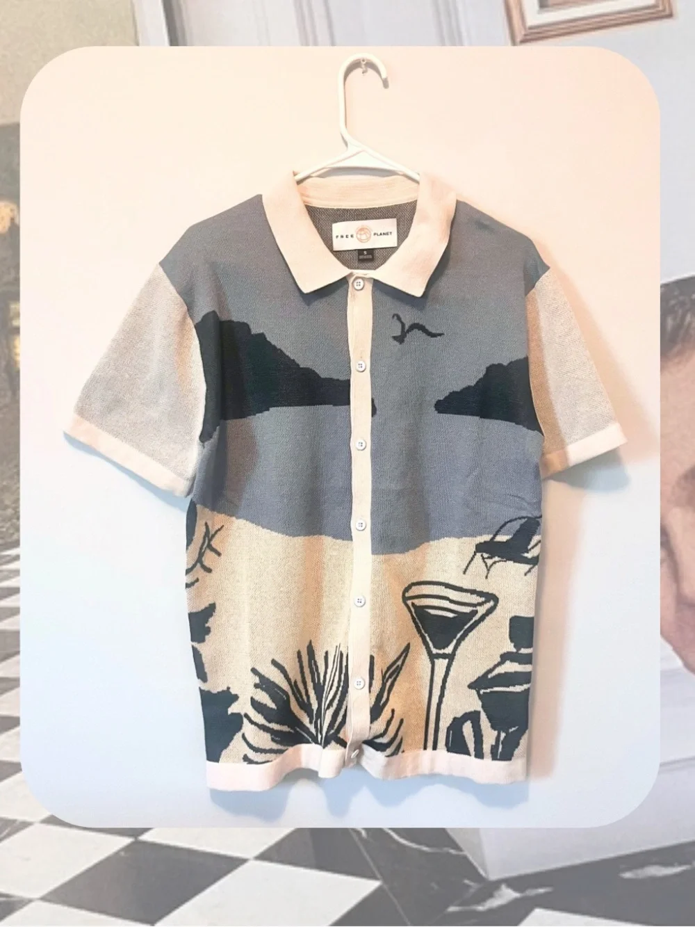 (men’s) 🎉Free Planet Beige & Blue Scenic Landscape Knit Button Up Polo